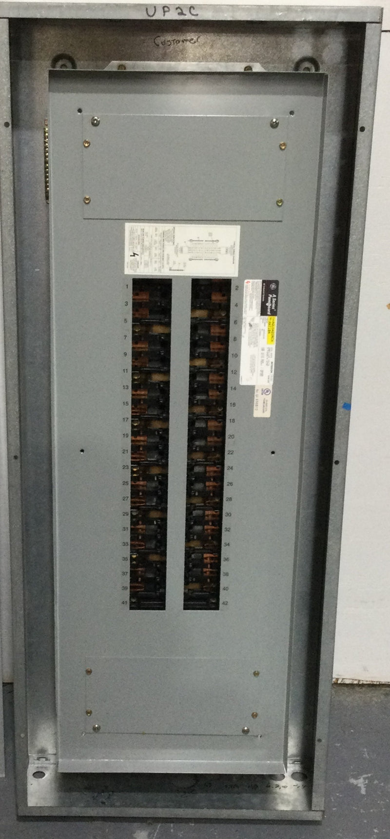 GE General Electric AQU3422RCX AXT1B4 225 Amp A-Series II Lighting Panelboard 208Y/120V 3 Phase 4 Wire 42 Space 50" x 20"