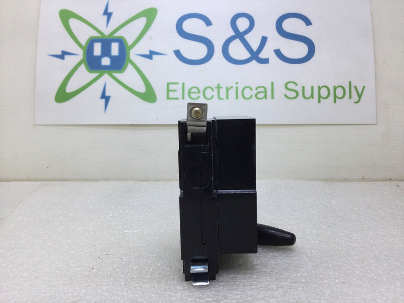 Square D QOB1201021 20 Amp Single Pole QOB Type Circuit Breaker with Shunt Trip