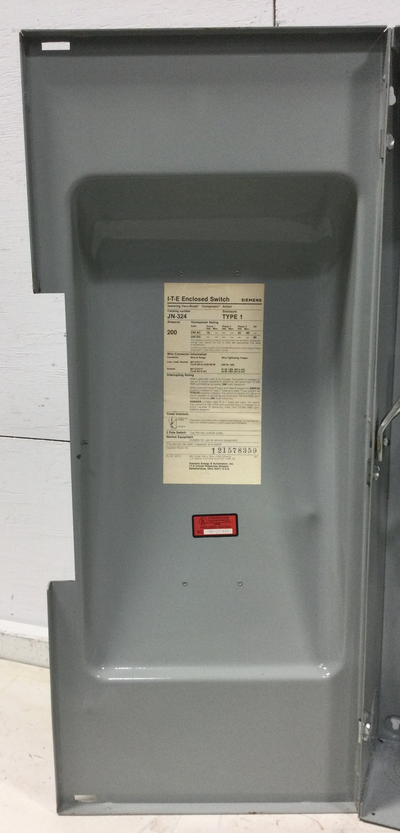 Siemens JN324 200 Amp 15 HP General Duty Fused Safety Switch 2 Pole 240 VAC Nema Type 1 Enclosure