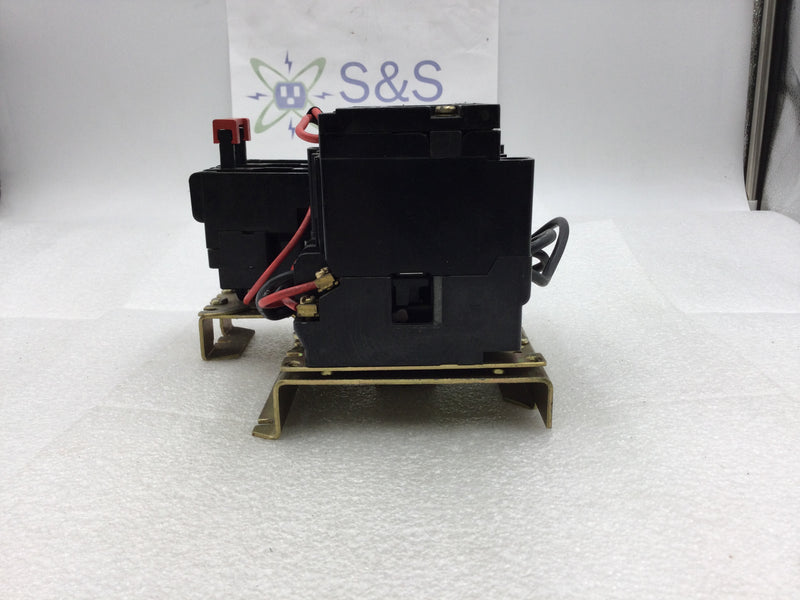 Square D 8736 SCO8S Series A Nema Size 1 Reversing Starter/Contactor 3 Pole 200-575 VAC 7.5 to 10 HP with 120 VAC Coil