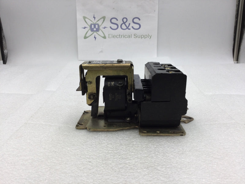 Square D 8502-C0-2 Series A Nema Size 1 Motor Contactor 27 Amp 3 Pole 110-550 VAC with 120 VAC Coil