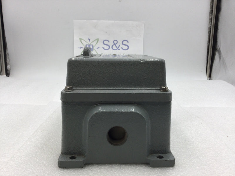 Square D 2510 MCR-1 Explosion Proof Starter Enclosure with 2510 MCO-1 Starter 115-230 VAC 2-3 HP (Missing Exterior On/Off Handle)