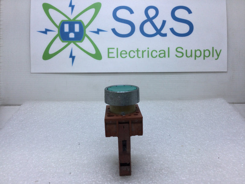 Siemens 3SB14 00-0C Green Push Button Switch AC-15 6 Amp 230V