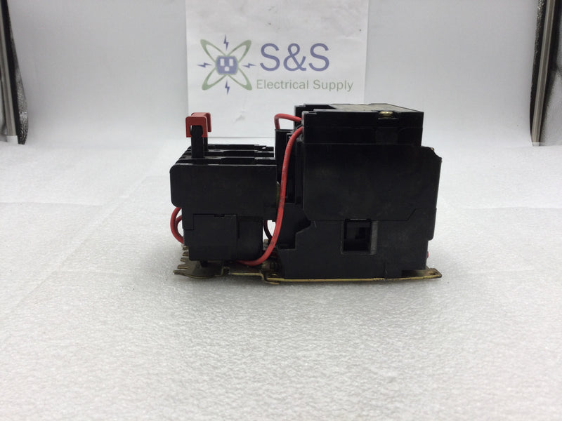 Square D 8536SBG1 Nema Size 0 Series A 2 Pole 115/230 VAC Contactor/Starter with 240 VAC Coil