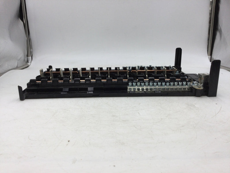 Siemens PN3030B1150C PN Series 150 Amp 30 Circuit Main Breaker Load Center Guts Only 10" X 18"