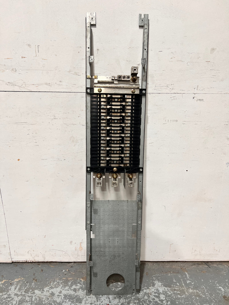 Square D Main Lug QON Circuit Breaker Panelboard QON442MS400 with Dead Front