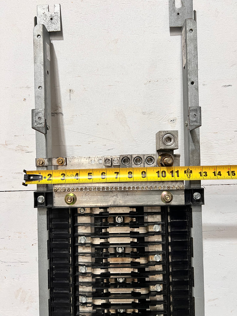 Square D Main Lug QON Circuit Breaker Panelboard QON442MS400 with Dead Front