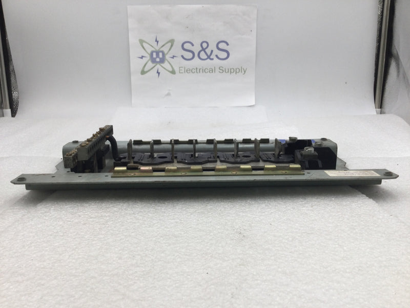 ITE EQ16MBA 8 Space/24 Circuit 125 Amp 120/240 VAC Load Center Guts Only 8" X 15"