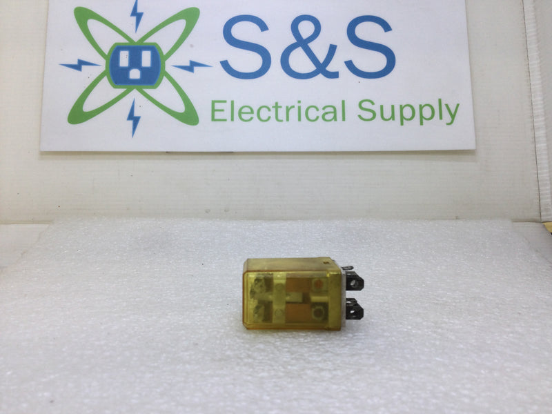 Lot of 10 Idec RH2B-U Plug-In Ice Cube Relay 110-120 VAC 24 VAC 8-Blades Rated for 7.5 Amps at 120 VAC
