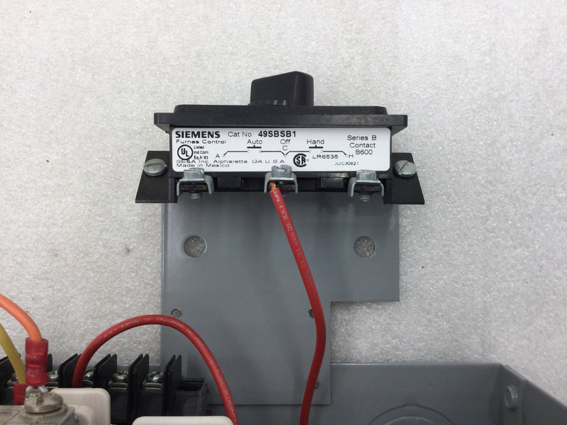 Siemens CLM1B08120 Mechanically Held Lighting Contactor with 49SBSB1 HAND-OFF-AUTO Selector switch and 429447-001 120V Lighting Control Module