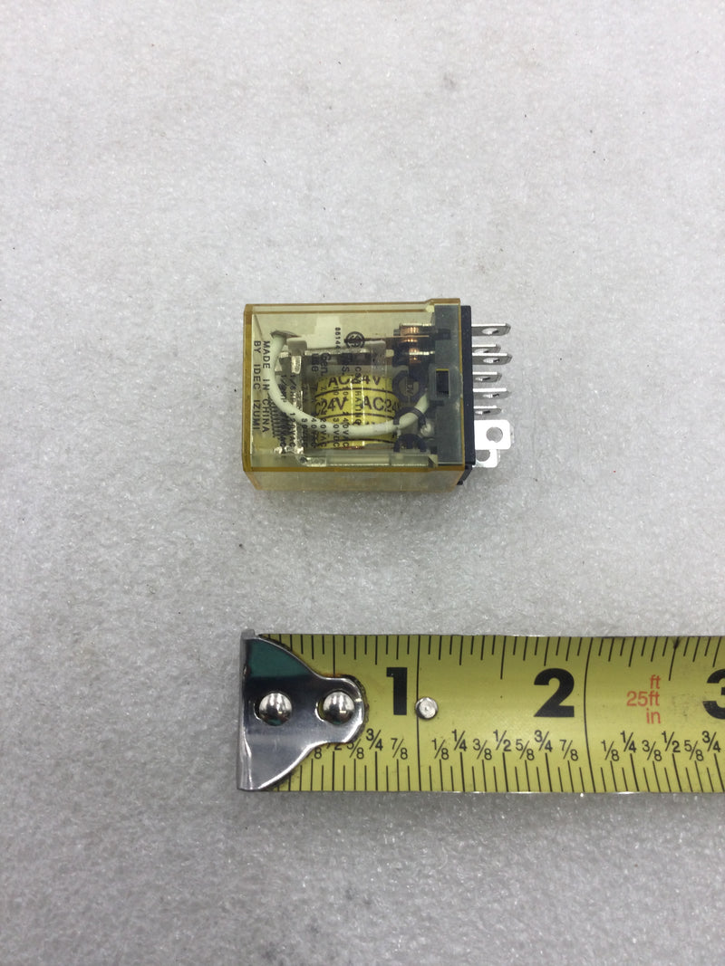 Idec RH2B-U Plug In Ice Cube Relay 110-120 VAC 24 VAC 50/60Hz 8-Blades Rated for 7.5 Amps at 120 VAC