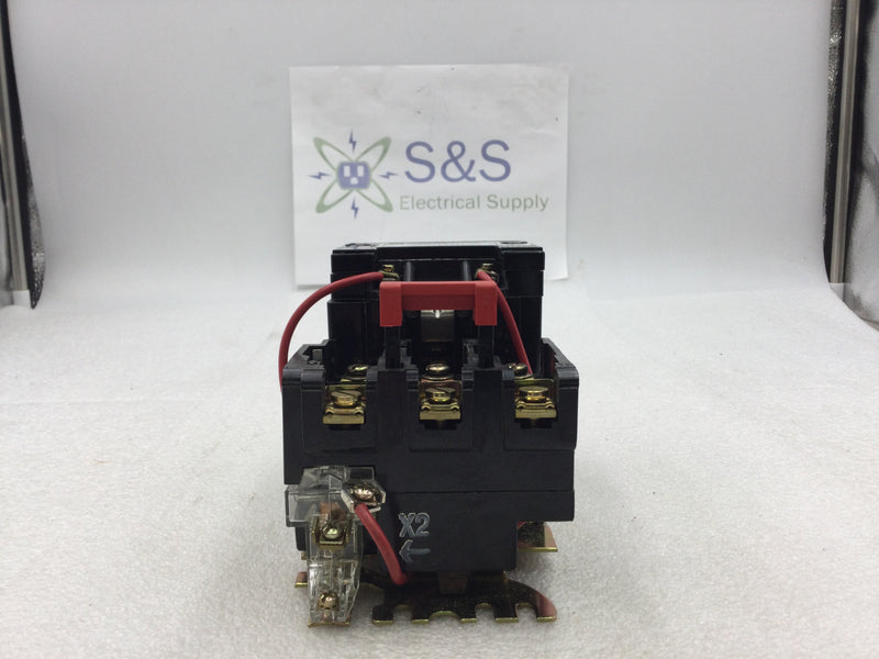 Square D 8536SAG12S 3 Pole 200/230 VAC @ 1 1/2HP 460/575 VAC @ 2Hp Motor Starter Nema Size 00 with 120 VAC Coil