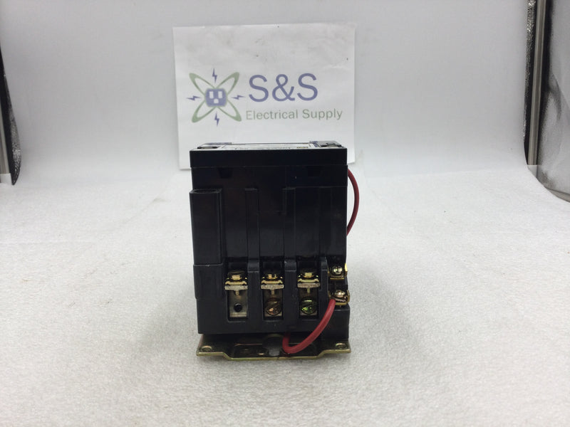 Square D 8536SAG12S 3 Pole 200/230 VAC @ 1 1/2HP 460/575 VAC @ 2Hp Motor Starter Nema Size 00 with 120 VAC Coil