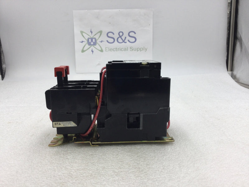 Square D 8536SAG12S 3 Pole 200/230 VAC @ 1 1/2HP 460/575 VAC @ 2Hp Motor Starter Nema Size 00 with 120 VAC Coil