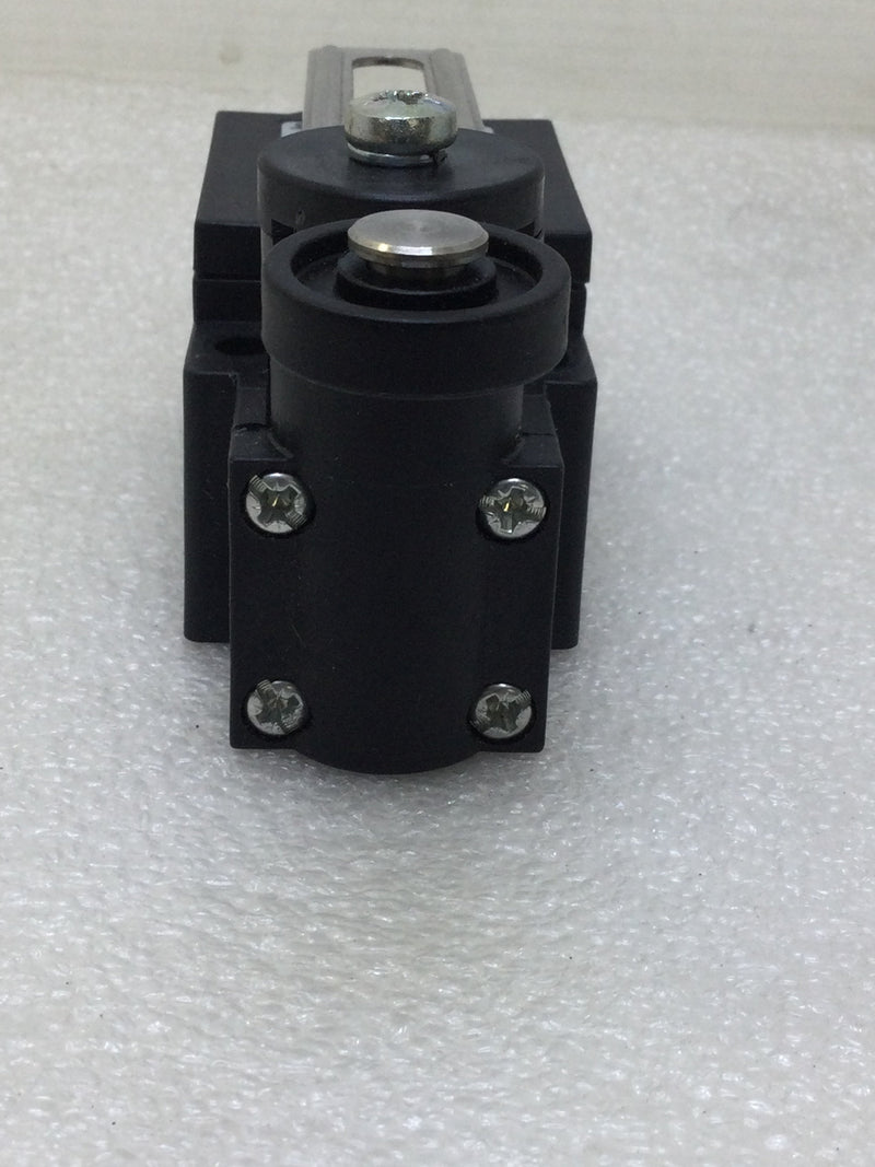 Automation Direct ABP2H51Z11  IEC limit switch, side rotary adjustable lever with polyamide roller, 90-degree adjustable head, (1) N.O./(1) N.C. contact(s), snap action, 30mm hole spacing, plastic, (1) 1/2in NPT cable entry.