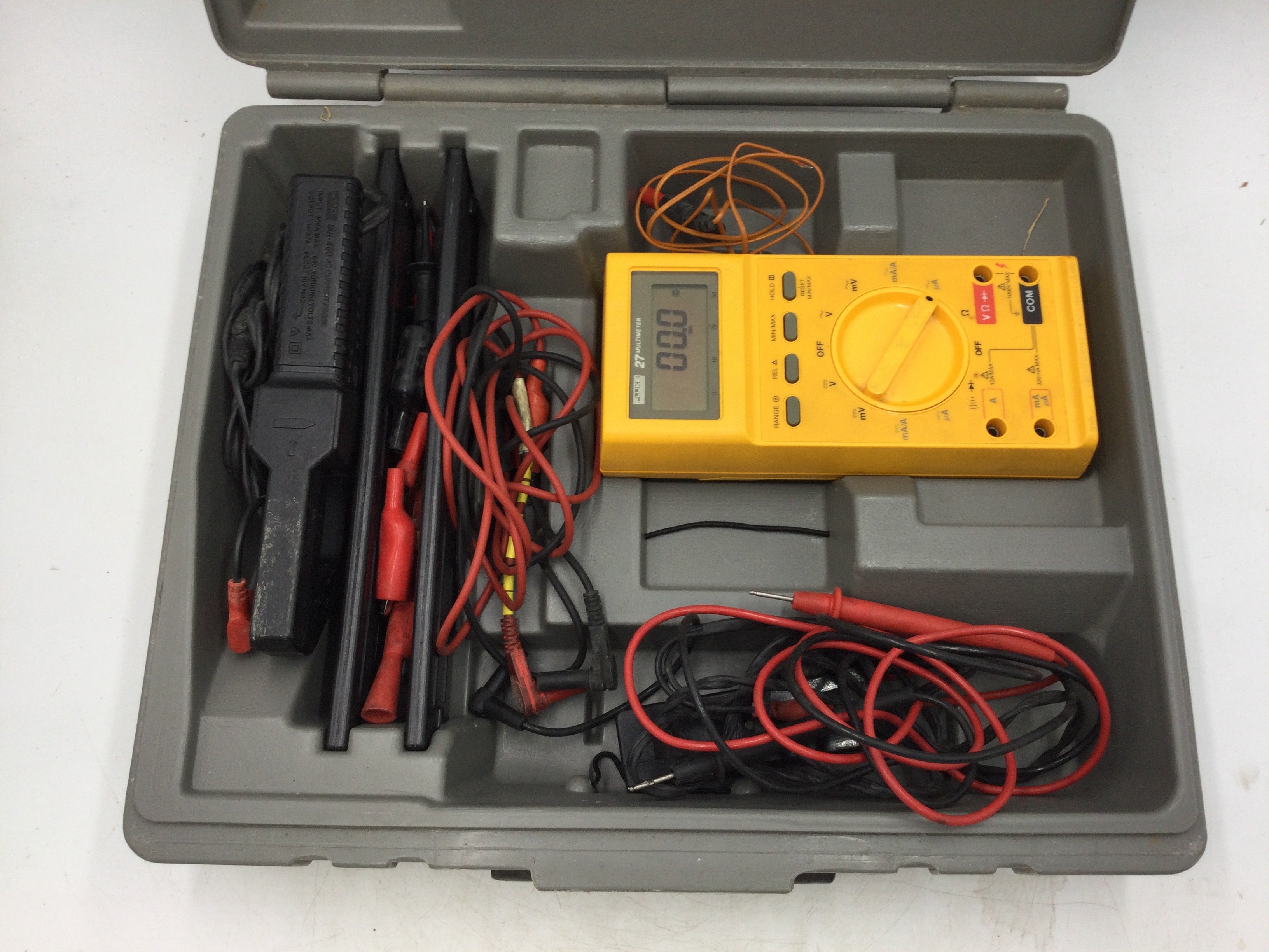 Fluke 27 Multimeter Digital Handheld Multimeter Kit with Case