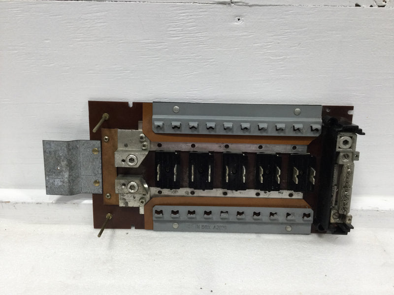 ITE/Gould/Zinsco 200 Amp 10 Space/20 Circuit 120/240 VAC Load Center Guts Only 8" X 18"