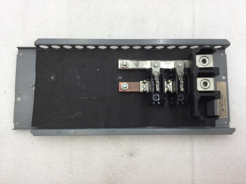 Cutler-Hammer CH8DM200LR 4 Space/8 Circuit 200 Amp 120/240 VAC Main Load Center Guts Only 6" X 14"