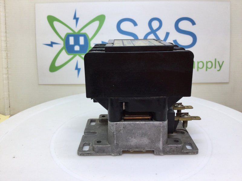 General Electric CR353AC3DA1 3 Pole 30A 600VAC 110/120V 50/60Hz Coil