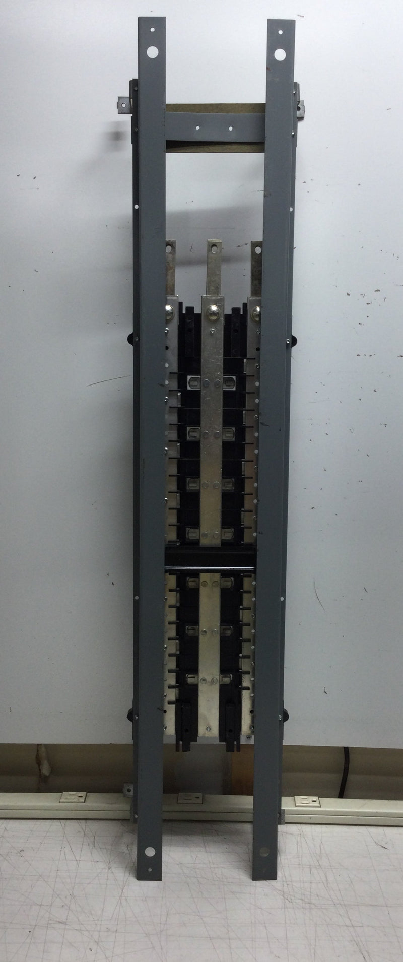 Cutler Hammer Pow-R-Line 42 Space Panel Board 208/120 VAC 3 Phase 4 Wire 150 Amp Guts Only 6.5" X 37"