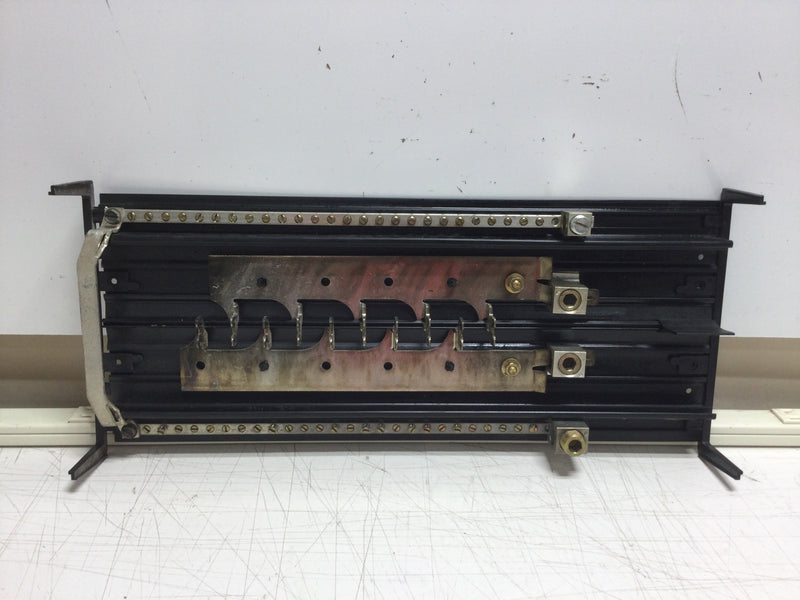 Siemens G2040MB1200CU 10 Space/20 Circuit 200 Amp Load Center 120/240 VAC Guts Only 9" x 20"