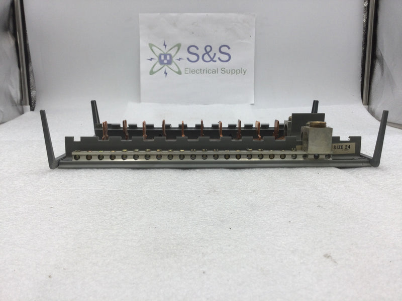 ITE/Siemens G2030ML1150CU 10 Space/30 Circuit 150 Amp Load Center 120/240 VAC Guts Only Copper Buss 9" X 14"