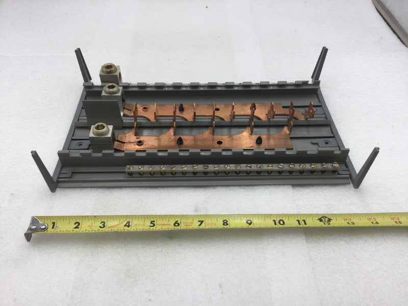 ITE/Siemens G2030ML1150CU 10 Space/30 Circuit 150 Amp Load Center 120/240 VAC Guts Only Copper Buss 9" X 14"