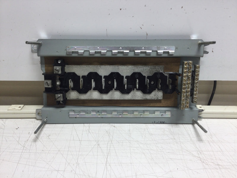 Siemens/ITE 10 Space/30 Circuit MLO Load Center 200 Amp 120/240 VAC Type EQ Guts Only 8" x 15"