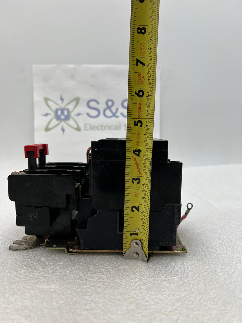 Square D 8536SCG2 Size P1 120v Series A 1 Phase 120/230v Coil 120v Contactor 8536SCG-2