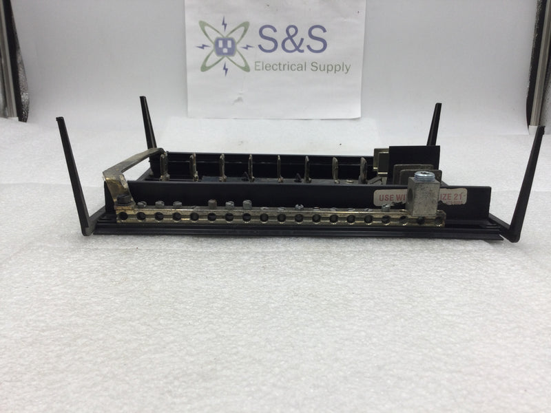 Siemens G1624ML1125 125 Amp 8 Space/24 Circuit 120/240 VAC Load Center Guts Only 9" X 12"