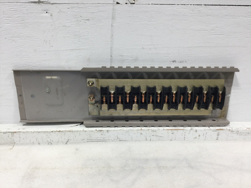 Eaton/Cutler-Hammer CH32B150R 150 Amp 16 Space/32 Circuit 120/240 VAC Load Center Guts Only 6" X 21"