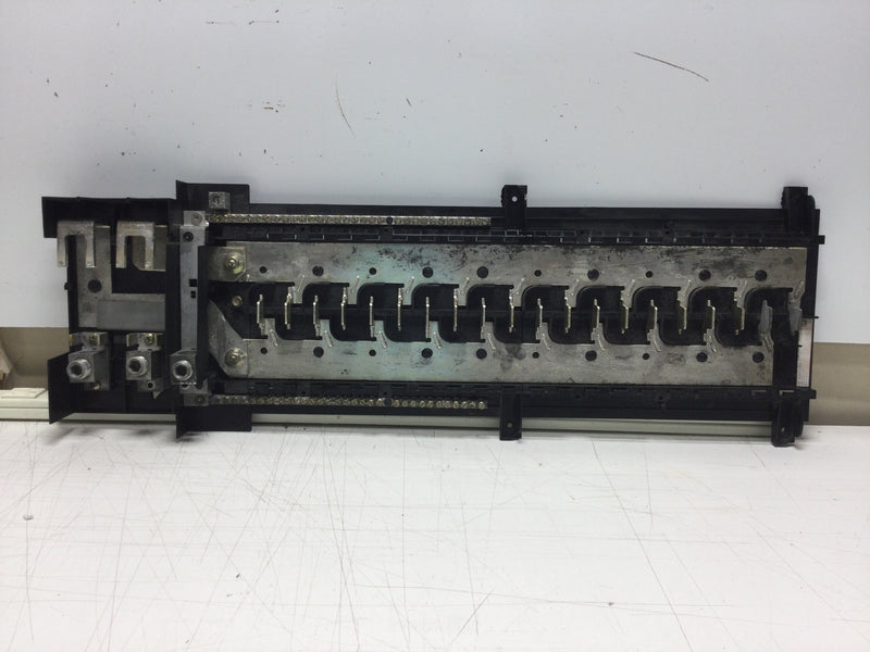 Square D HOMN40M200 200 Amp 20 Space/40 Circuit Load Center Guts Only 28" x 9.5"