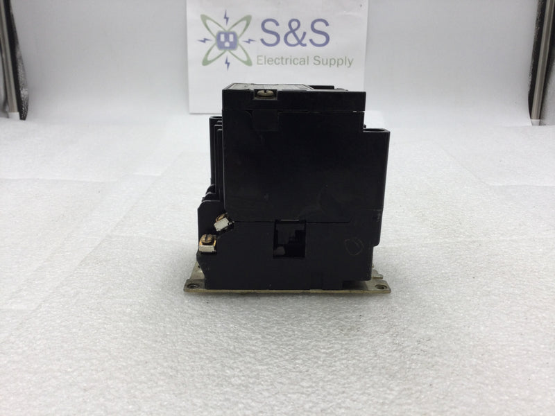 Square D 8536SAG16 Nema Size 00 Starter/Contactor 3 Pole 200-575 VAC 1 1/2-2 HP with 120 VAC Coil and Without Overload Relay