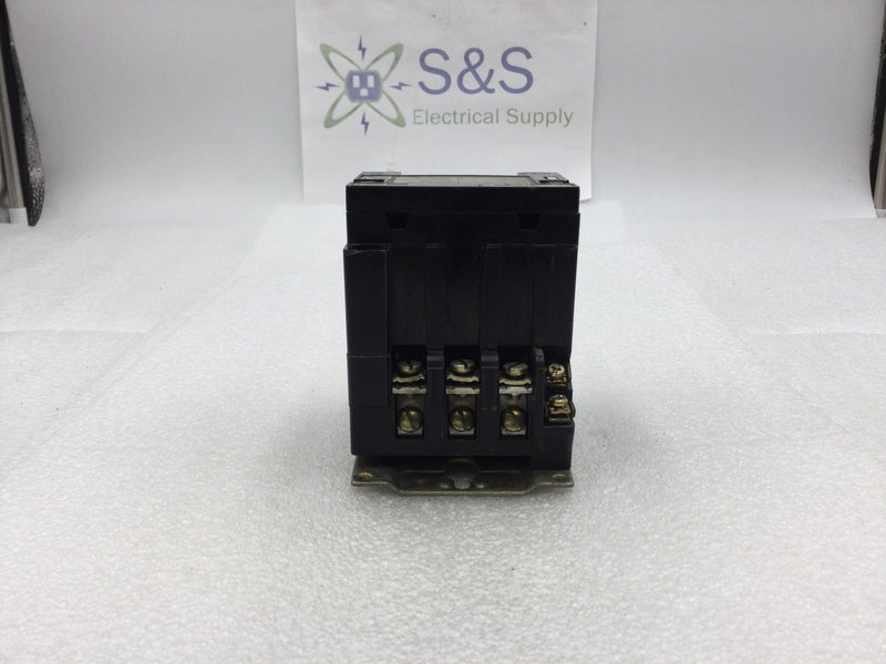 Square D 8736 SA016 Nema Size 00 Series B Starter/Contactor 3 Phase 200-575 VAC 1 1/2 to 2 HP with 120 VAC Coil