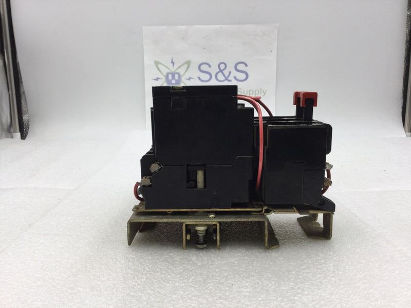 Square D 8736 SAG16 Nema Size 00 Series A Reversing Starter/Contactor 3 Phase 200-575 VAC 1 1/2 to 2 HP with 120 VAC Coil