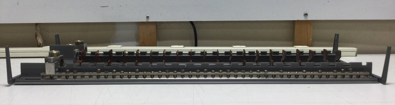 Siemens G4040ML1200CU 20 Space/40 Circuit 200 Amp 120/240 VAC Load Center Copper Buss Guts Only 9" X 24"