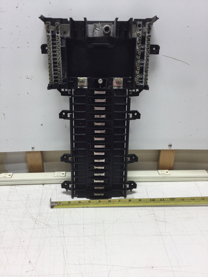 Square D QO13040M200/200C Single Phase 200A 120/240VAC 30 Space Series S-01 Type QO Guts Only