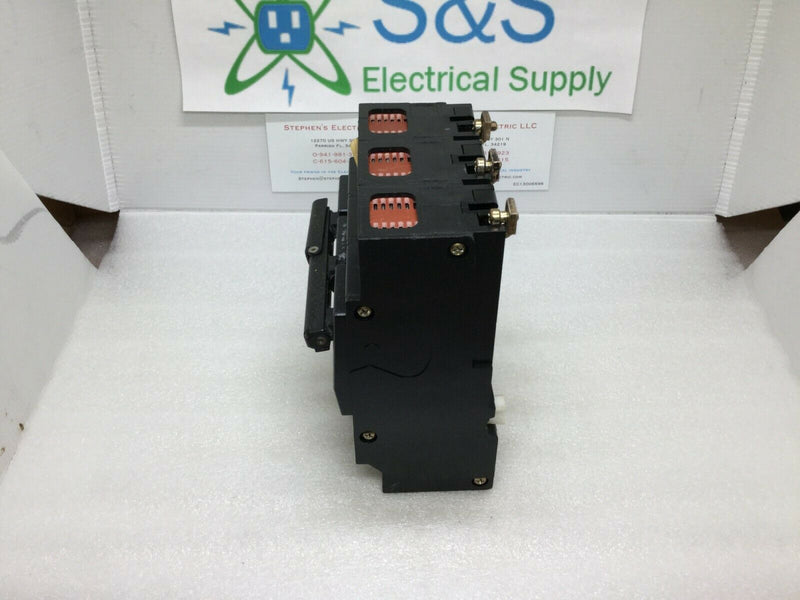 Qob3110vh Square D Circuit Breaker, Bolt On ,3 Pole, 110 Amp, 22k, Aic