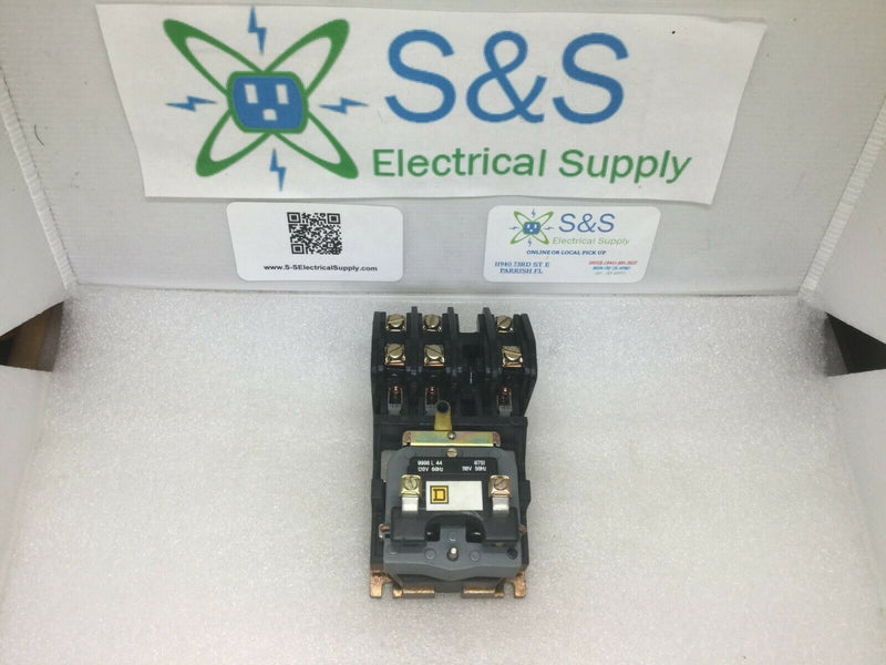 Square D 8903lo30v02  3 Pole Electrically Held Lighting Contactor  120v Coil