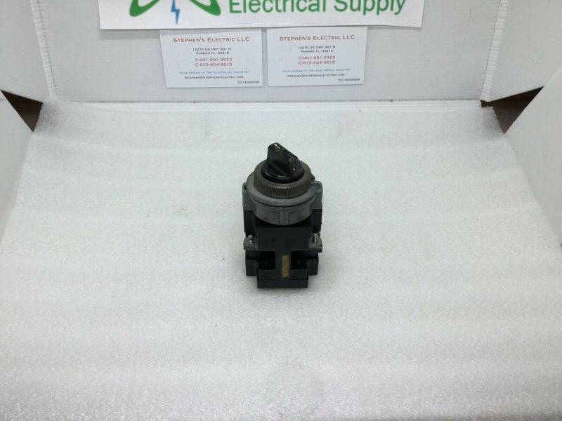 Cutler Hammer Bul 10250 391 A13, 2 Position Selector Switch