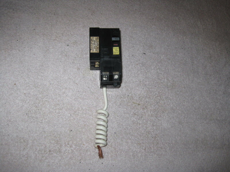 Square D Qob Qob240gfi2100 Alarm  2 Pole 40 Amp  Gfci Circuit Breaker  Bolt On