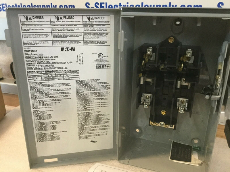 Eaton DG221NRB Outdoor General Duty Safety Switch 120v 240v 30 Amp Series 30a fused.