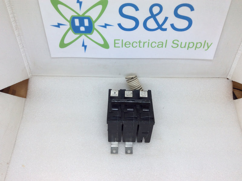 Siemens B24000S01 2 Pole 40A Shunt Trip 120/240V 10kAIC 50/60Hz Type BL Circuit Breaker