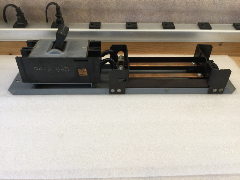 Square D/Cutler Hammer Type XO Main Breaker And XON52 Split Bus Bar 100A 120/240VAC (Guts Only)