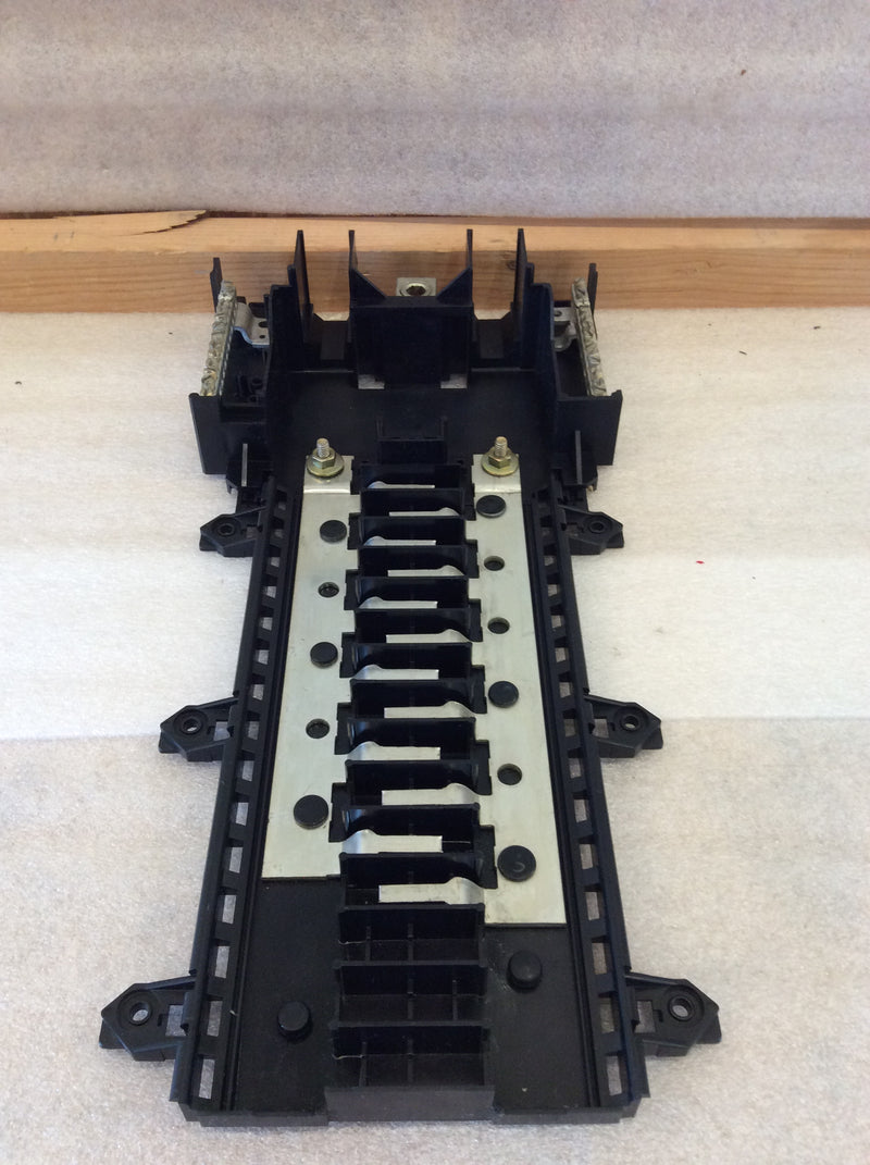 Square D QON 24 Circuit Single Phase 200A Main Breaker Load Center Interior (Guts Only)