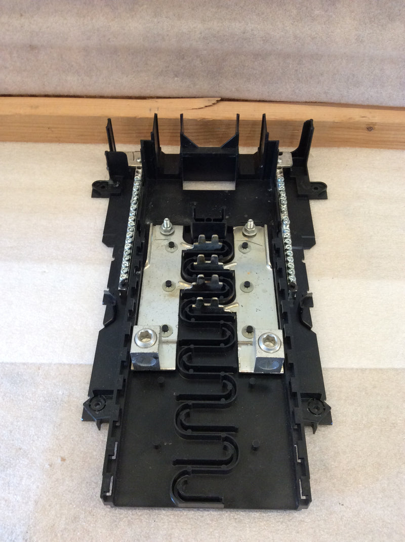 Square D/Homeline 4 Space 8 circuit 200A 120/240VAC Type HOM Feed Thru Load Center (Guts Only)